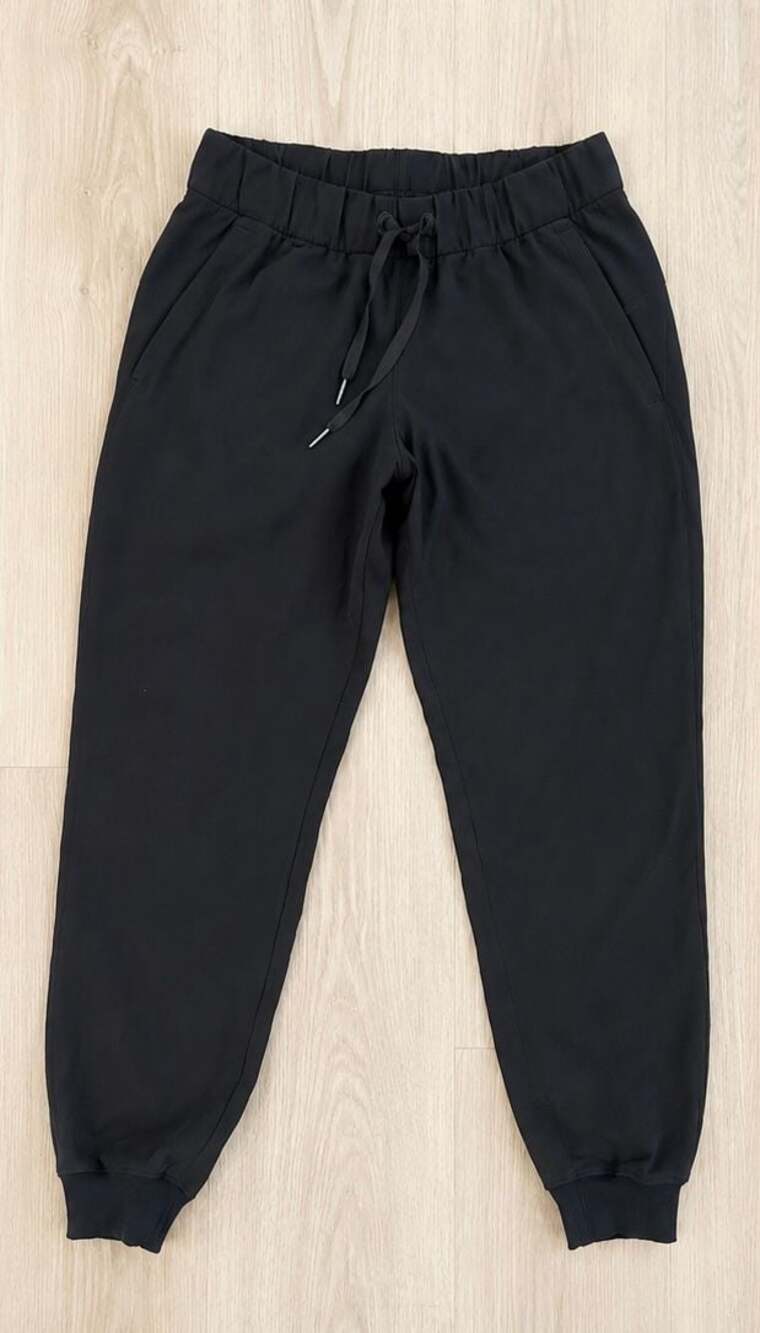 Lululemon On the Fly Jogger Luxtreme Black Sz 4